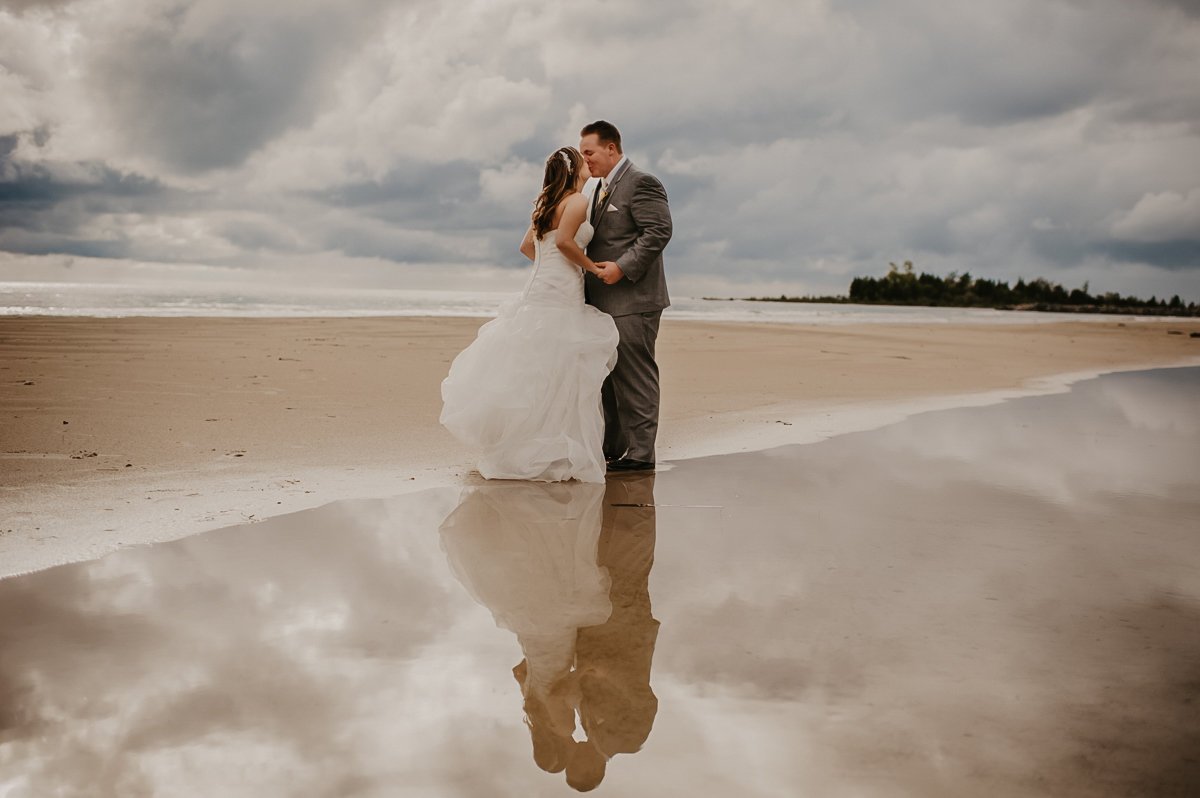 April Wild wedding photograph 17